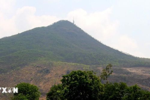 Lâm Đồng: Ôtô vận chuyển vật tư lao xuống vực khiến 3 người tử vong