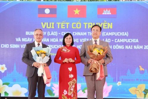 Thắt chặt tình hữu nghị qua giao lưu thanh niên Việt Nam-Lào