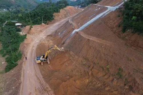 Dự án đường Hồ Chí Minh đoạn Chợ Chu-Ngã ba Trung Sơn chậm tiến độ cả tháng