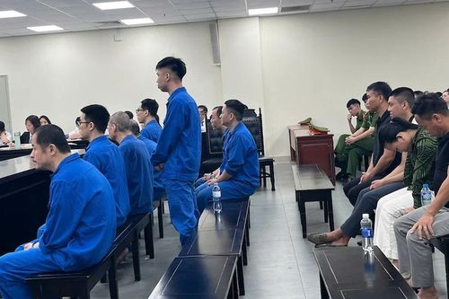 Hà Nội: Lĩnh án 30 năm tù vì lừa đảo chiếm đoạt tiền từ thẻ Visa