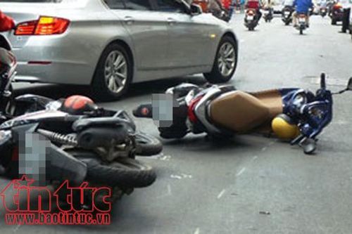 Va chạm giữa xe taxi và xe máy khiến một người tử vong