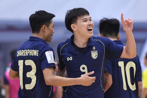 Việt Nam thua đậm Thái Lan, gặp Indonesia ở bán kết
