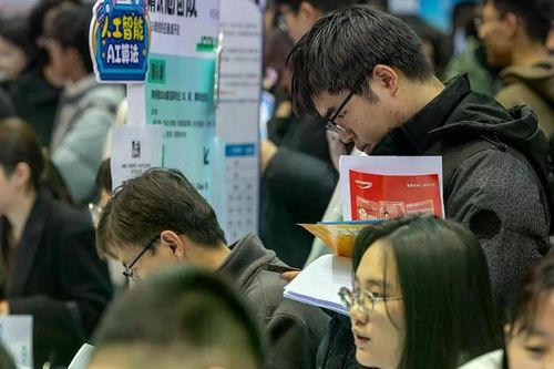 AI gây 'bão sa thải' tại Mỹ, Trung Quốc thì sao?