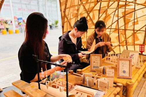 'Trăm Nghề Trăm Nghệ': Tinh hoa làng nghề truyền thống