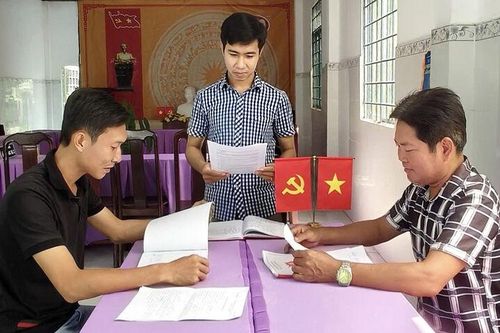 Xây dựng niềm tin từ cách phục vụ