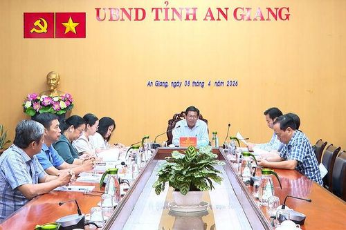 Phó Chủ tịch UBND tỉnh Ngô Công Thức chỉ đạo sớm đưa nhà máy xử lý chất thải nguy hại cụm Long Xuyên vào hoạt động
