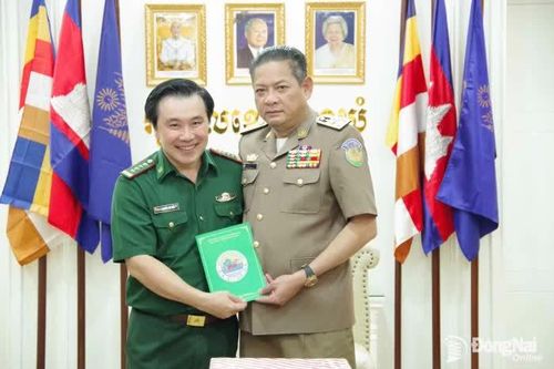 Đoàn công tác Bộ đội Biên phòng tỉnh thăm, chúc Tết cổ truyền tại tỉnh Tboung Khmum
