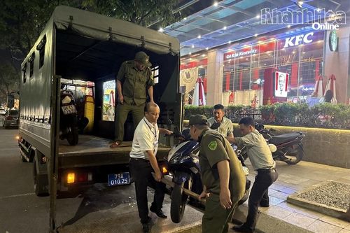 Phường Nha Trang: Tiếp tục xử lý nhiều trường hợp kinh doanh, để xe lấn chiếm lòng đường, vỉa hè