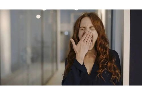 Vì sao cơ thể vẫn uể oải dù đã ngủ đủ giấc?
