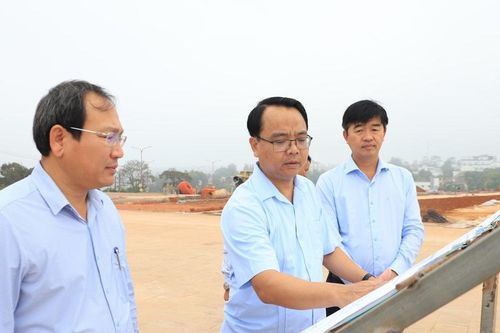 Phó Bí thư Thường trực Tỉnh ủy Đặng Hồng Sỹ kiểm tra một số công trình, dự án khu vực phía Tây Lâm Đồng