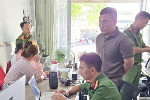 Công an Lâm Đồng phạt 3 đối tượng dùng AI tạo nội dung xuyên tạc về quân ngũ