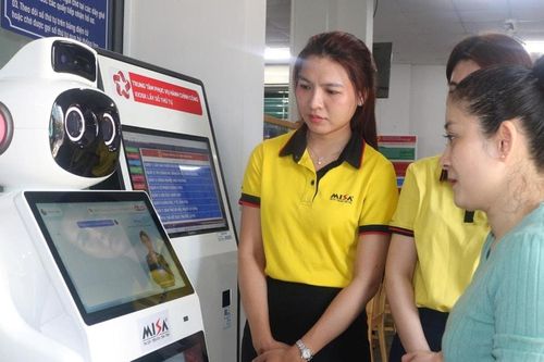Phường Phan Thiết ra mắt robot hỗ trợ người dân, doanh nghiệp thực hiện thủ tục hành chính