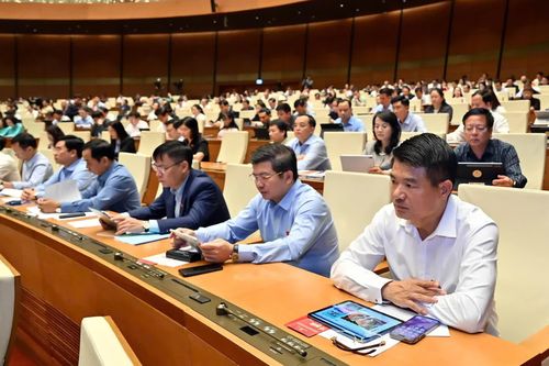 Đoàn đại biểu Quốc hội tỉnh đóng góp nhiều ý kiến tại phiên thảo luận về các dự án luật