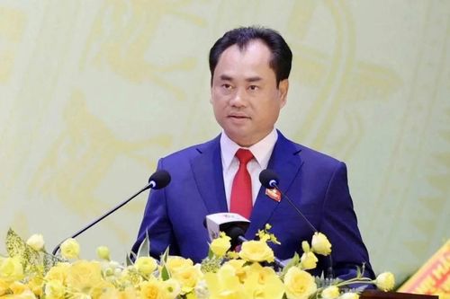 Ông Trịnh Việt Hùng giữ chức Bộ trưởng Nông nghiệp và Môi trường