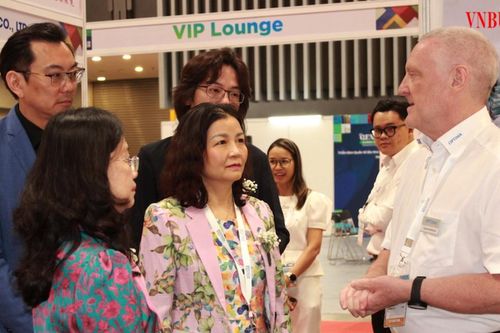 Xuất khẩu trước 'ngã rẽ chiến lược' quý II