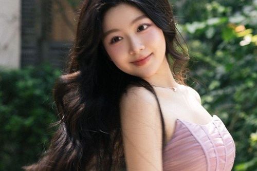 Đằng sau nhan sắc tuổi 20 rạng rỡ của con gái Quyền Linh là lời dặn dò 'nghe mà thấm' từ cha