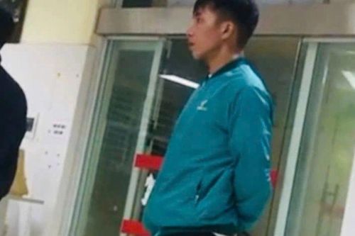 Xúc động: Nam tài xế công nghệ ứng tiền viện phí, túc trực 3 tiếng giúp cô gái bị đau bụng dữ dội nhập viện một mình giữa đêm