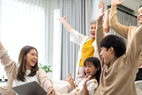 Gia đình hưng thịnh không chỉ nhờ tiền bạc, có 1 'công tắc' luôn ở ngay bên cạnh chỉ chờ bạn bật lên