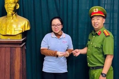 TPHCM: Người phụ nữ bị giật lắc vàng khi đang đi trên đường