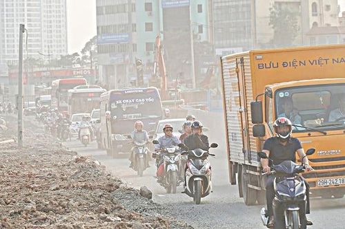 Hà Nội mạnh tay với công trường gây ô nhiễm: Bụi bẩn, rơi vãi vật liệu có thể bị đình chỉ thi công