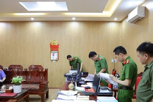 Bắt giam Giám đốc, Hiệu trưởng 'ăn chặn' tiền trợ cấp của người yếu thế
