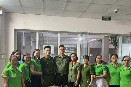 Trao gửi yêu thương từ những 'suất ăn 0 đồng' nơi bệnh viện