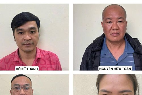 Khởi tố nhóm đối tượng hành hung hàng xóm