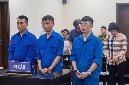 Điều tra bổ sung vụ nhóm cựu cán bộ trật tự xây dựng nhận tiền 'bảo kê' vi phạm