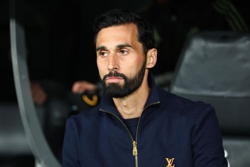 HLV Real Madrid dốc tiền cho Louis Vuitton