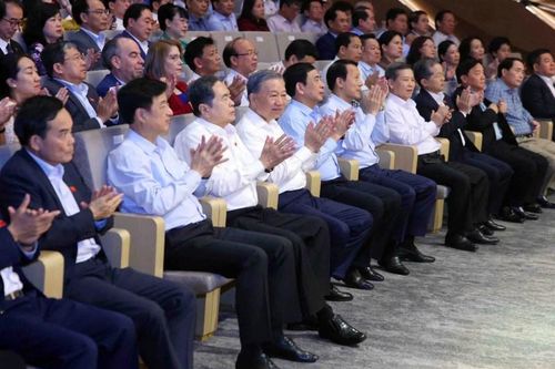 Tổng Bí thư, Chủ tịch nước Tô Lâm dự chương trình nghệ thuật đặc biệt 'Tổ quốc trong tim'