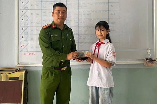 Thanh Hóa: Giao trả tài sản cho người đánh rơi