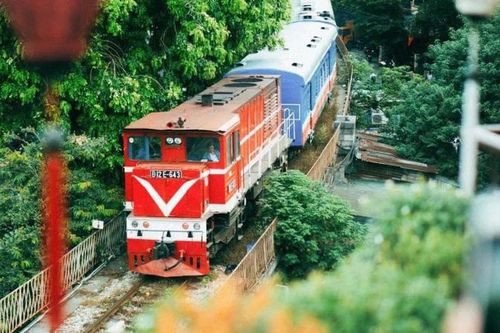 Đường sắt giảm giá vé, cước vận chuyển sau điều chỉnh giá xăng dầu