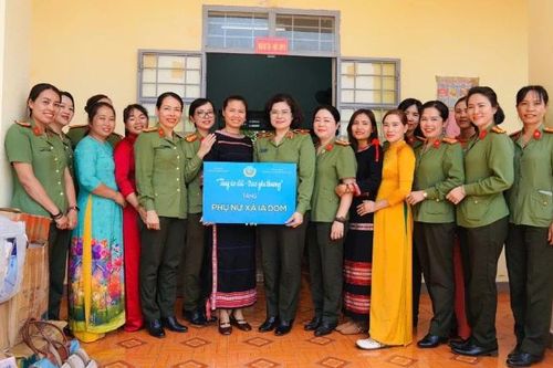 Lan tỏa yêu thương nơi tuyến đầu Tổ quốc