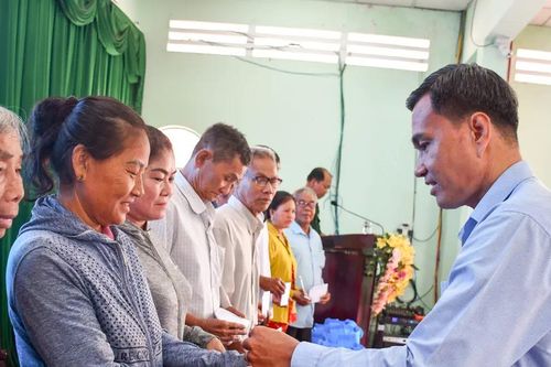 Xây mái ấm, trao yêu thương đến người dân vùng biên giới Tây Ninh