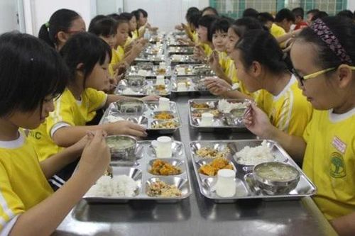 TP HCM kiểm tra quy mô lớn hơn 300 cơ sở suất ăn học đường