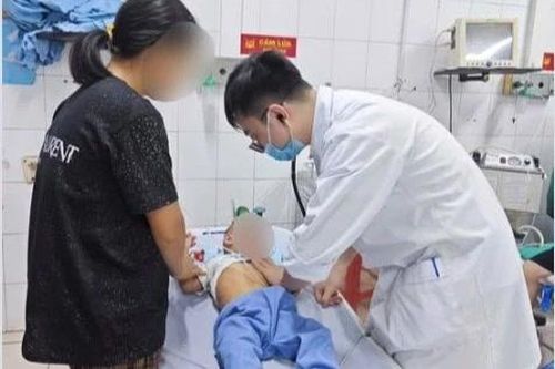 Bé ngã ao đuối nước nguy kịch, lời cảnh báo từ chuyên gia