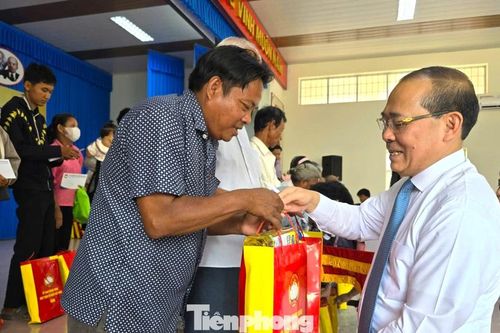 Thăm, chúc Tết Chôl Chnăm Thmây 2026 của đồng bào Khmer
