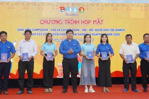Họp mặt sinh viên quốc tế, vun đắp tình hữu nghị Việt Nam - Lào - Campuchia