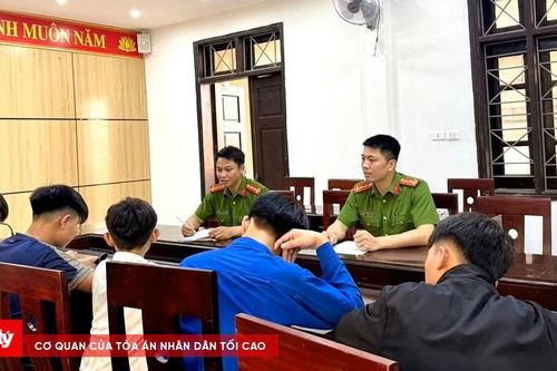 Phát hiện nhóm học sinh độ xe điện chạy 100 km/h