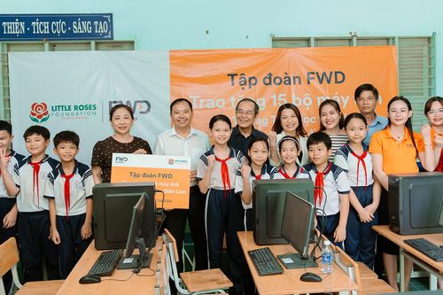 Tái thiết giáo dục sau bão lũ: FWD hỗ trợ học sinh Khánh Hòa 1 tỷ đồng