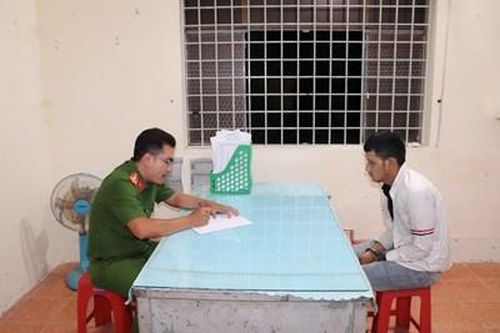 Đối tượng truy nã có biệt danh 'Chích Chòe' sa lưới tại quán cà phê