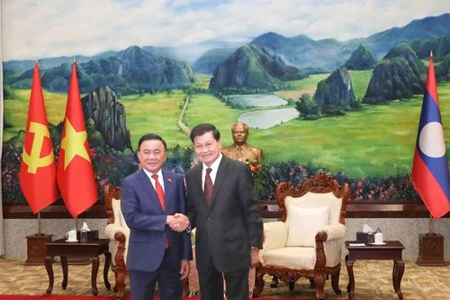 Bí thư Tỉnh ủy Nghệ An Nguyễn Khắc Thận tham gia đoàn đại biểu cấp cao Việt Nam thăm chính thức Lào