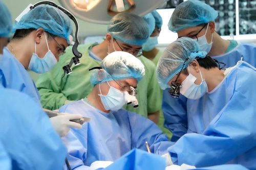 Phẫu thuật thành công u ác tính vùng xương hàm cho bệnh nhân 14 tuổi