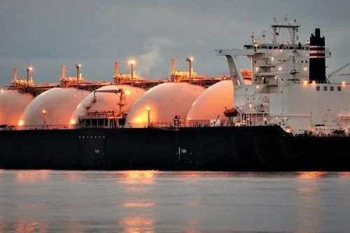 Nỗi lo mới của châu Âu khi chuyển từ phụ thuộc Nga sang Mỹ về LNG