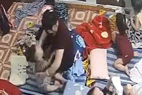 Lộ danh tính người phụ nữ ném, tác động mạnh với trẻ tại trường mầm non