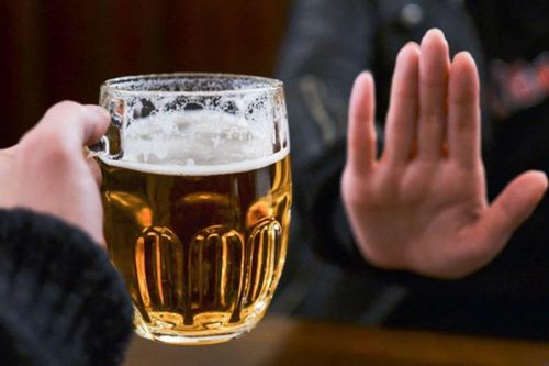 Uống rượu bia trong giờ làm việc có thể bị phạt tới 3 triệu đồng