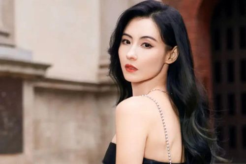 Trương Bá Chi bất ngờ được tìm kiếm nóng, chuyện gì đã xảy ra?