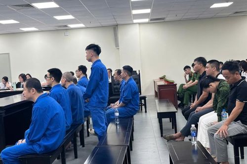Nhóm tội phạm lừa đảo, chiếm đoạt tiền tỷ từ thẻ Visa bị phạt tù từ 3 đến 17 năm