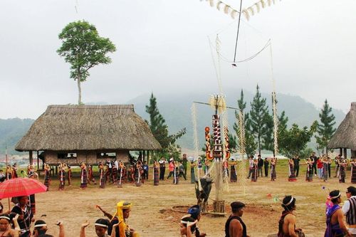 Ở phía xa xanh