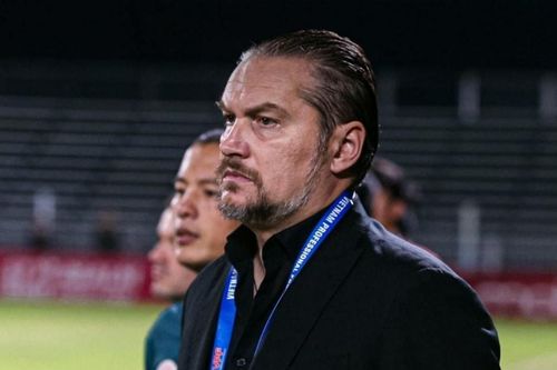 HLV Velizar Popov thoát án phạt nguội sau phát ngôn nhắm vào trọng tài V-League